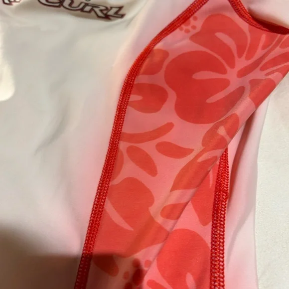 Rip Curl Cream and Red Rash Guard - Picture 6 of 7